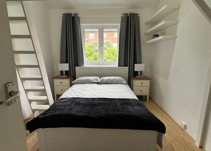 3 Bedroom Town House In Central Muswell Hill London